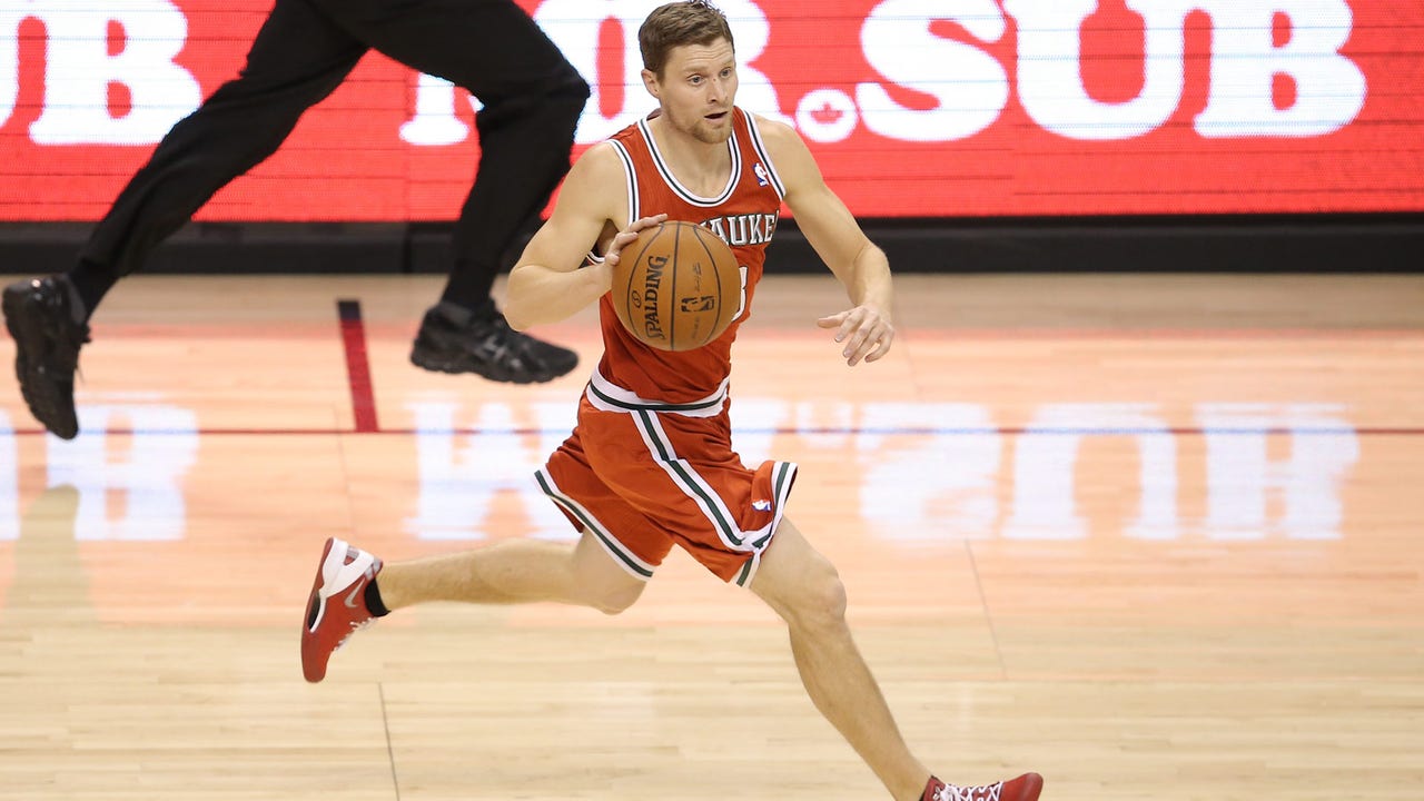 Ridnour says wrist is OK, 'nothing' going to stop him from playing